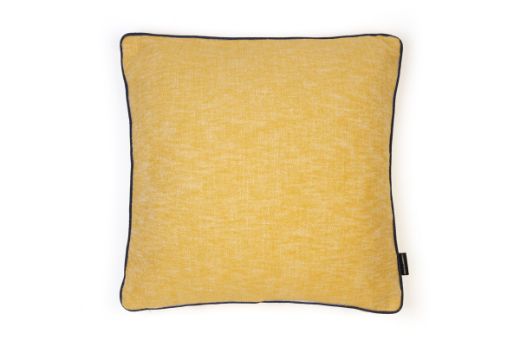 Picture of Frieda Lemon with Vertelli Azzurro Piping Cushion