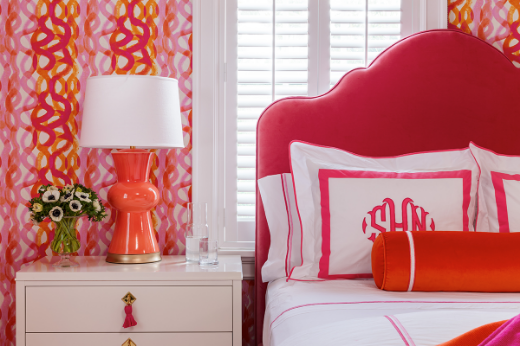 Fathom fuchsia wallpaper and ‘ Fathom ’ hot pink fabric by Christopher Farr. Interior by Alison Skipper at McCann Design Group. Photography by Sargent Photography.
