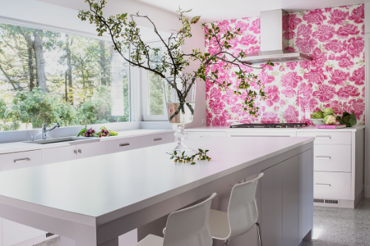 Peonies fuchsia wallpaper by Michael Szell. Interior by Abby Yozell. Pink Kitchen Splash Back