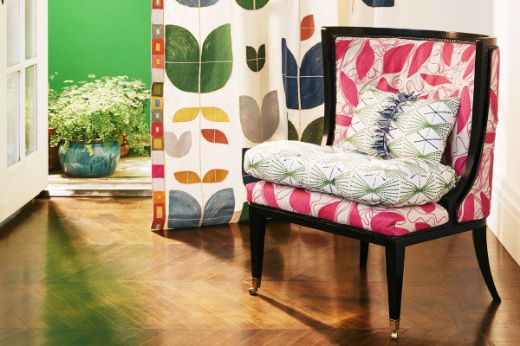 mikado green cushion on foliage hot pink chair with Happy Flower Dark Indigo curtain with Totum Hot Pink Trim 